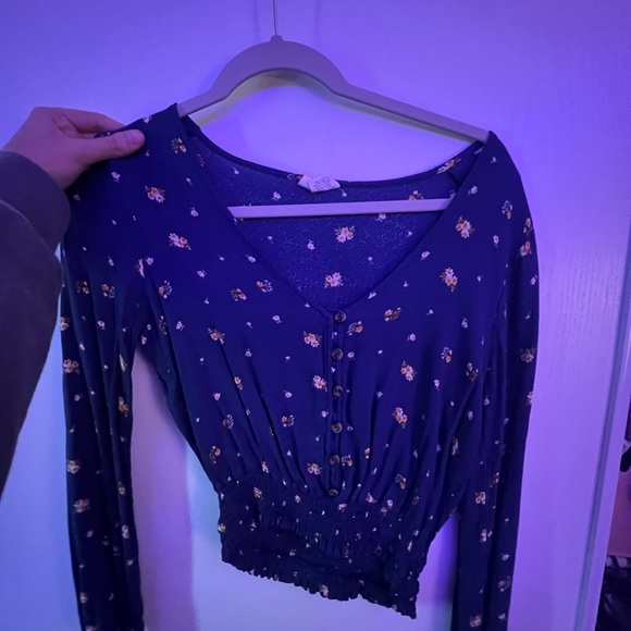 Cropped Blouse - Picture 1 of 1
